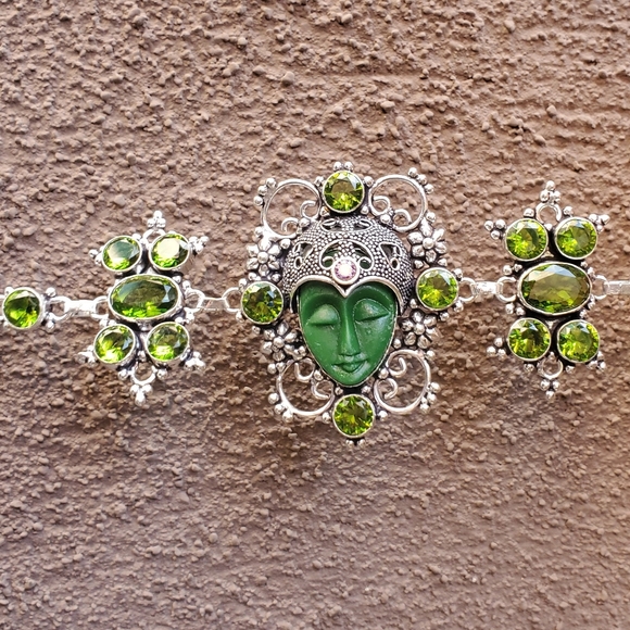 New Carved Goddess Face Peridot 925 Silver Bracelet. - Picture 9 of 15